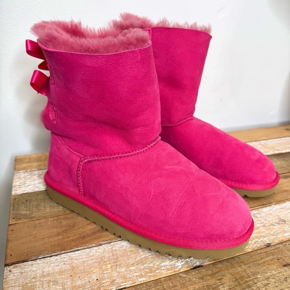 UGG Pink Fuchsia Bailey Bow Ugg Boots with Satin Bows Size 5 Women’s - Picture 3 of 12